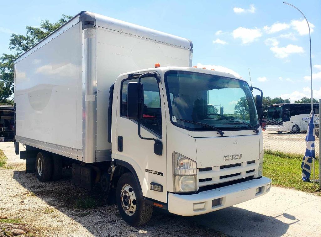 2015 Isuzu NPR HD's photo